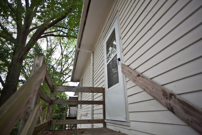 Photo - 212 2 McCauley Street