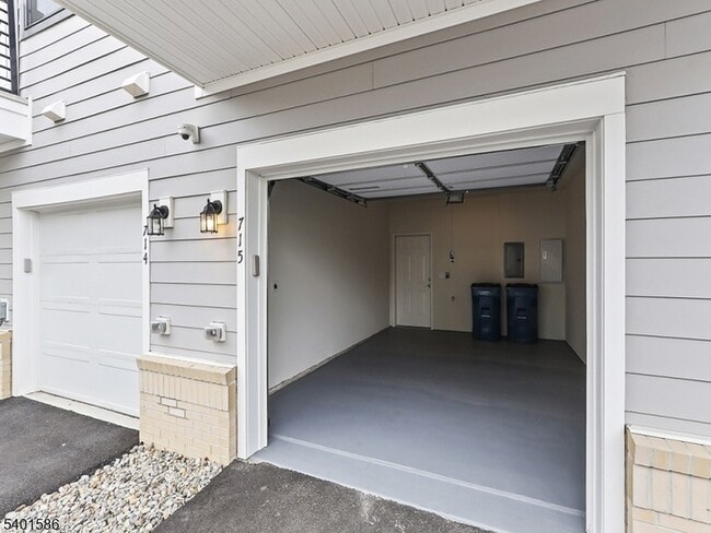 Photo - 715 Parker Blvd