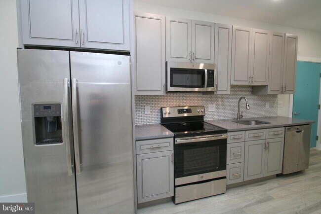 Photo - 3718 Haverford Ave Unit 3R