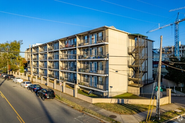 Photo - Elliston Place Quarters Apartments