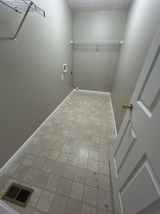 Photo - Available 10/01/2025 3 Bedroom 2 bathroom ...