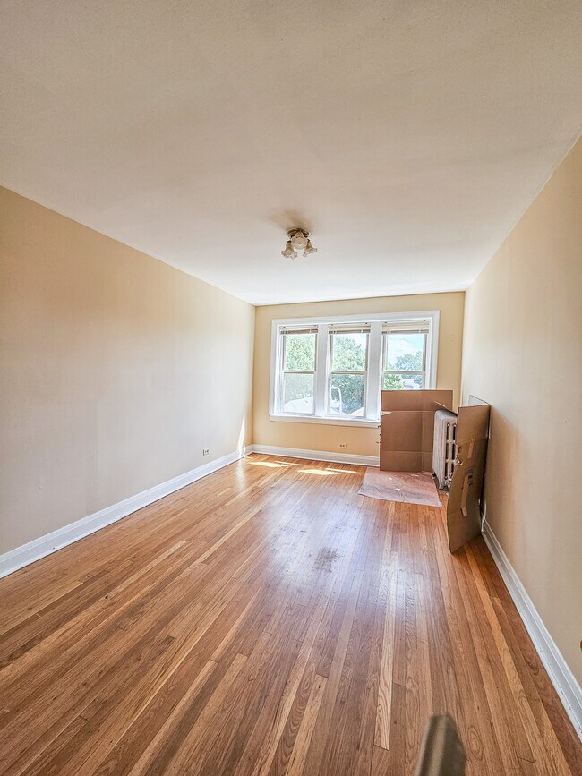 Photo - 4735 W Addison St Unidad #1A