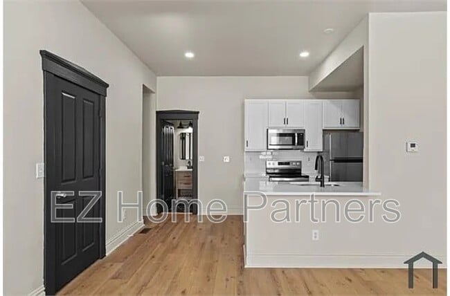 Photo - 2319 Indiana Ave Unit 1F