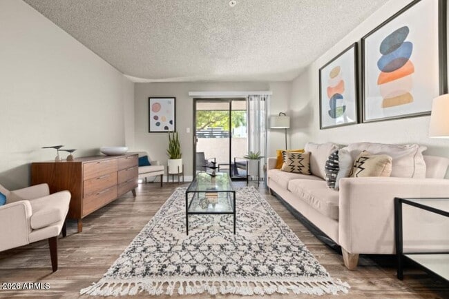 Photo - 1975 E University Dr Unidad Apt 1