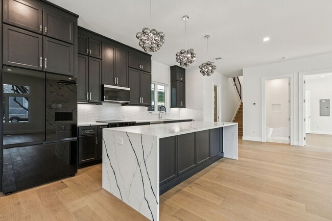 Photo - 900 Haines Ave