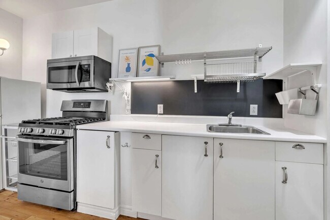 Photo - 208 Clarence St Unit 2