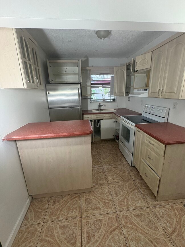 Photo - 2238 Monroe St