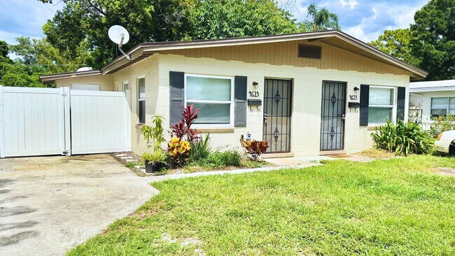 Photo - 4615 Edgewater Dr