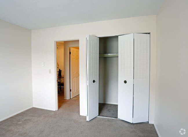 Hunt Club Apartments