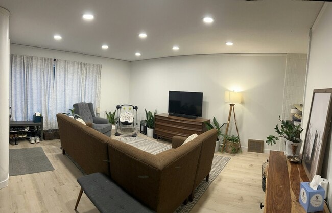 Photo - 2715 NE Weidler St