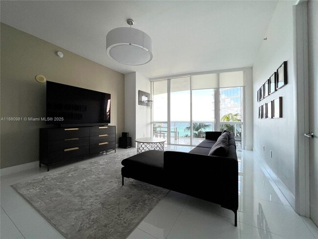 Building Photo - 15811 Collins Ave Rental