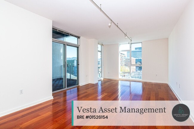 Building Photo - Vibrant Uptown Living in a Modern One-Bedroom with private deck!