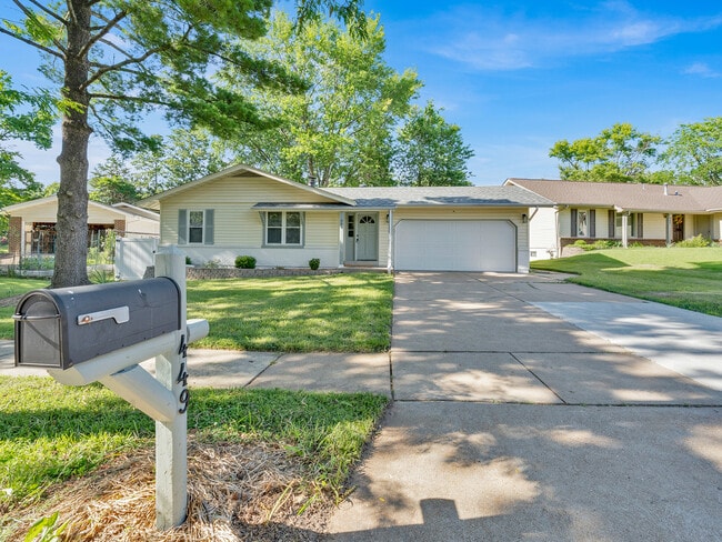 Photo - 449 Madrina Ct
