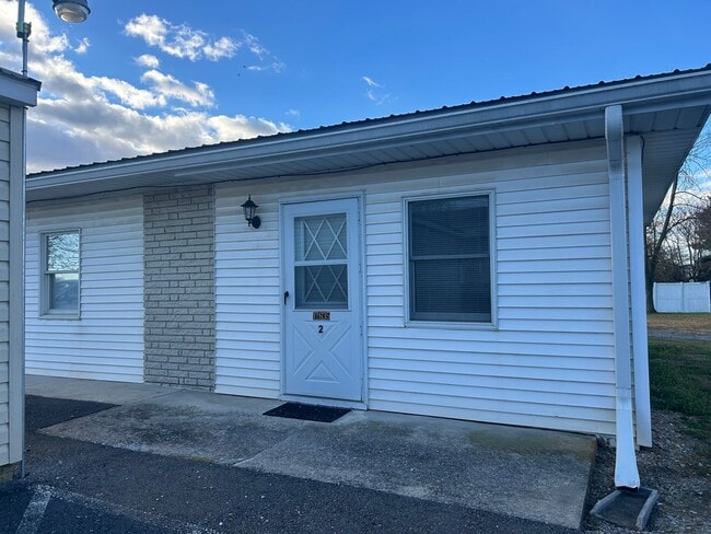 Building Photo - 12635 Williamsport Pike Unit H2