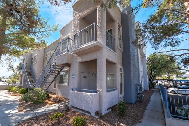Photo - 2 bedroom remodeled condo in the Henderson...