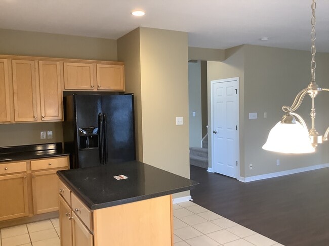 Photo - 18690 Round Lake Rd