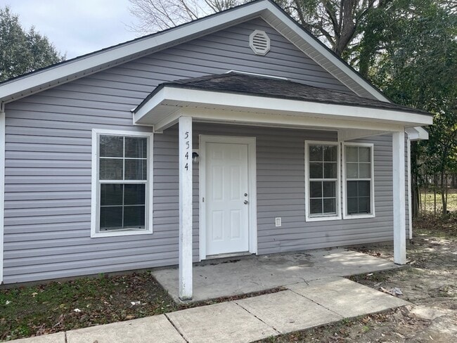 Building Photo - 5544 Banyan Trace Dr