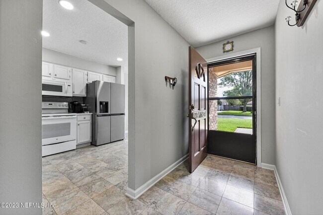 Photo - 9126 Trevi Cir W