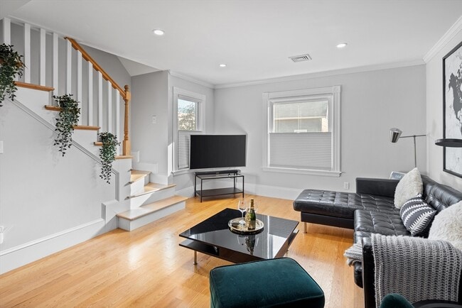 14 Everett St Unit 14-2