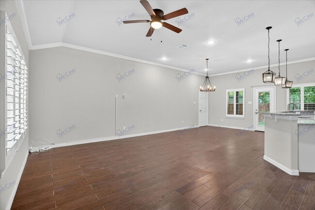 Photo - 1310 Yale St