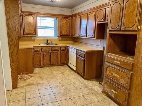 Photo - 1810 Bellaire Dr