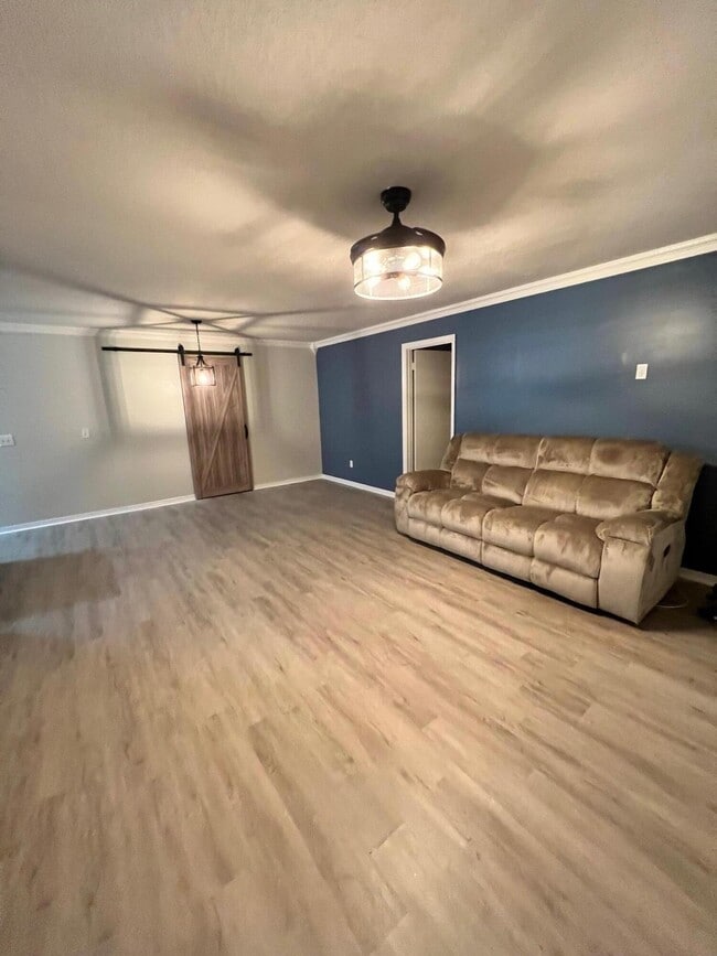 Photo - 602 NW Cardinal Dr