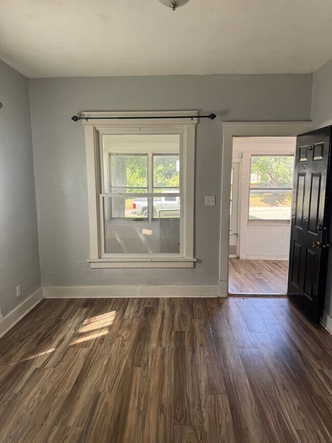 Photo - Nice affordable single family home with ga...