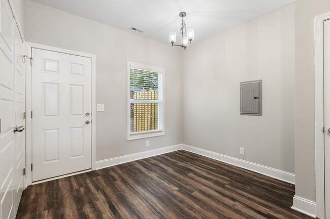 Photo - 215 Notgrass Rd