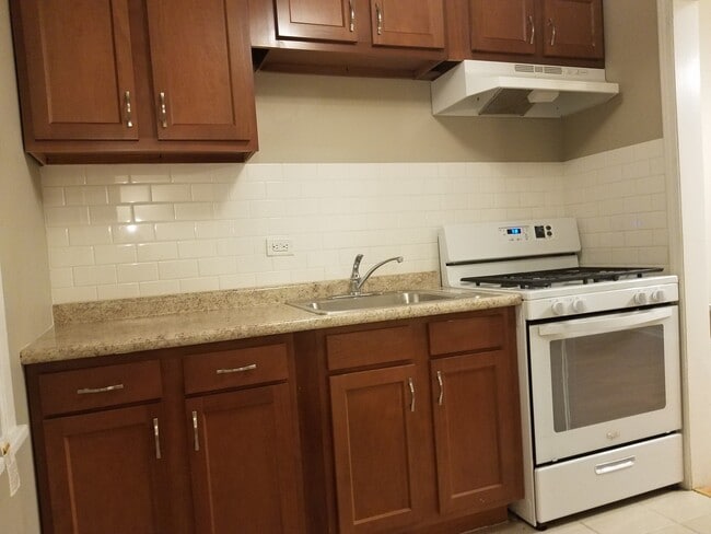 Photo - 244 E 92nd St