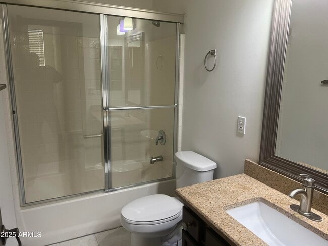 Photo - 206 E Lawrence Blvd