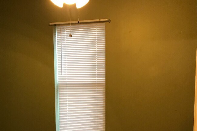 Photo - 327 Maple Ave Unit 327