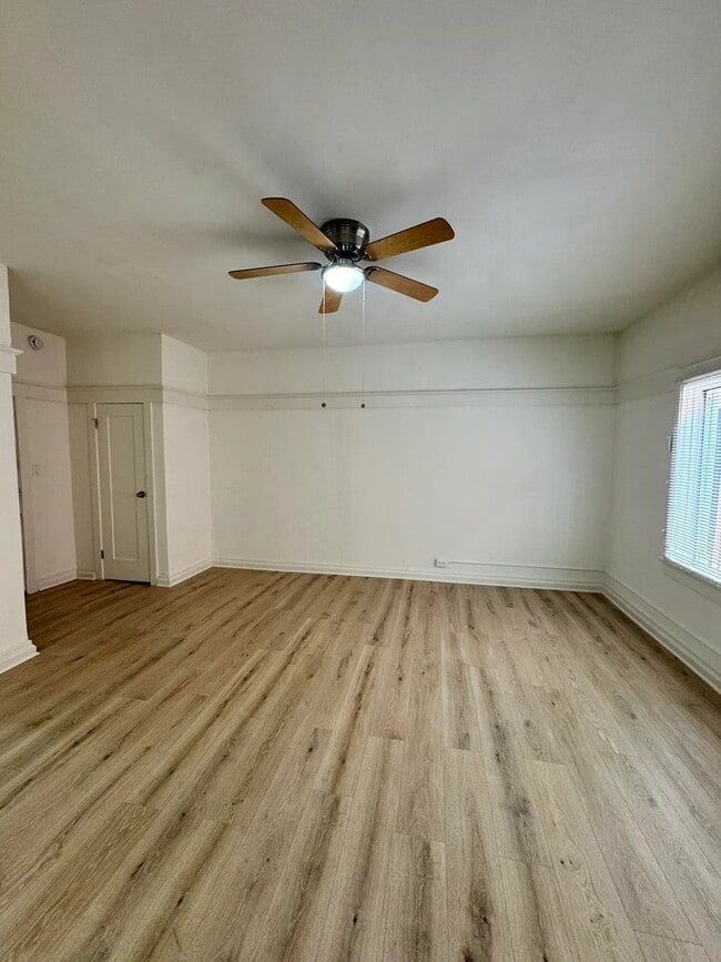 Photo - 984 S. Oxford Avenue,