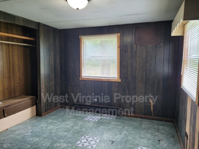 Photo - 155 Crawford Ln