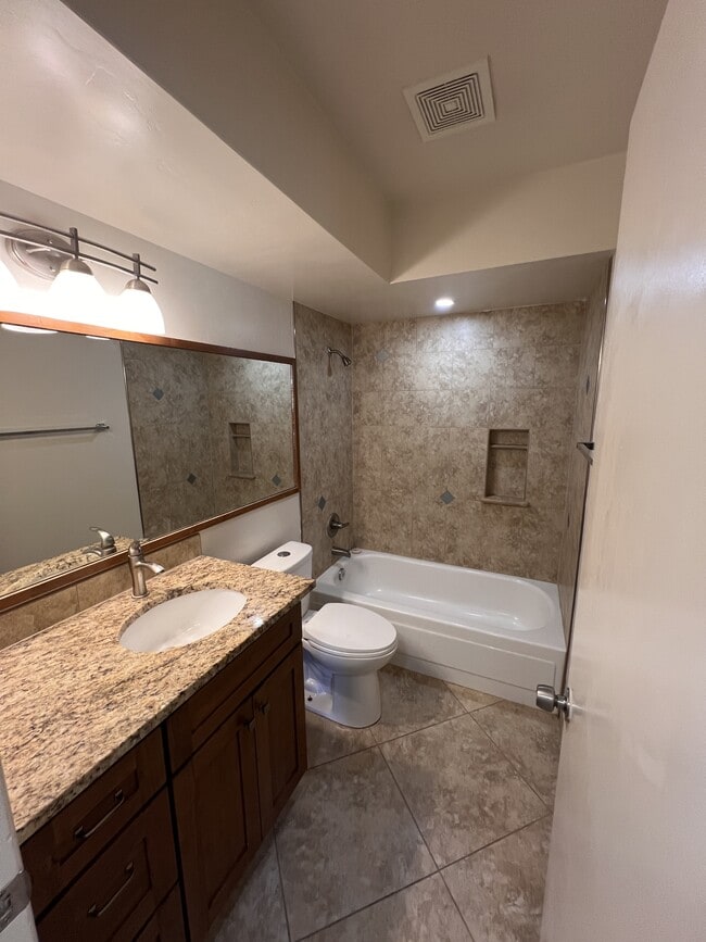 Photo - 1571 S Marmora Ave