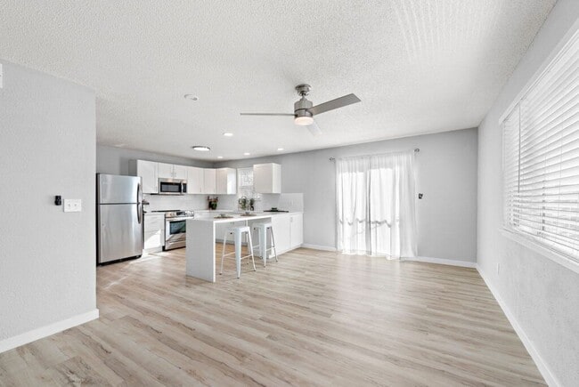 Building Photo - 3921 WYANDOTTE