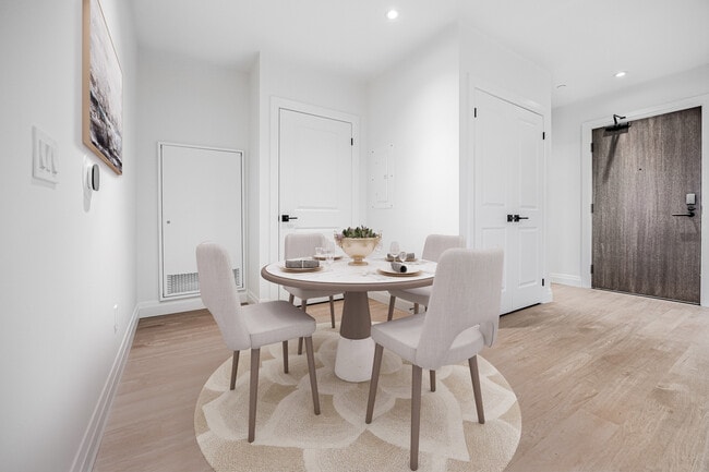 Photo - 611 Davenport