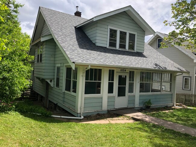 Photo - 1624 E 5th St