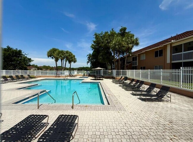 Photo - 796 NW 91st Terrace Unidad 796