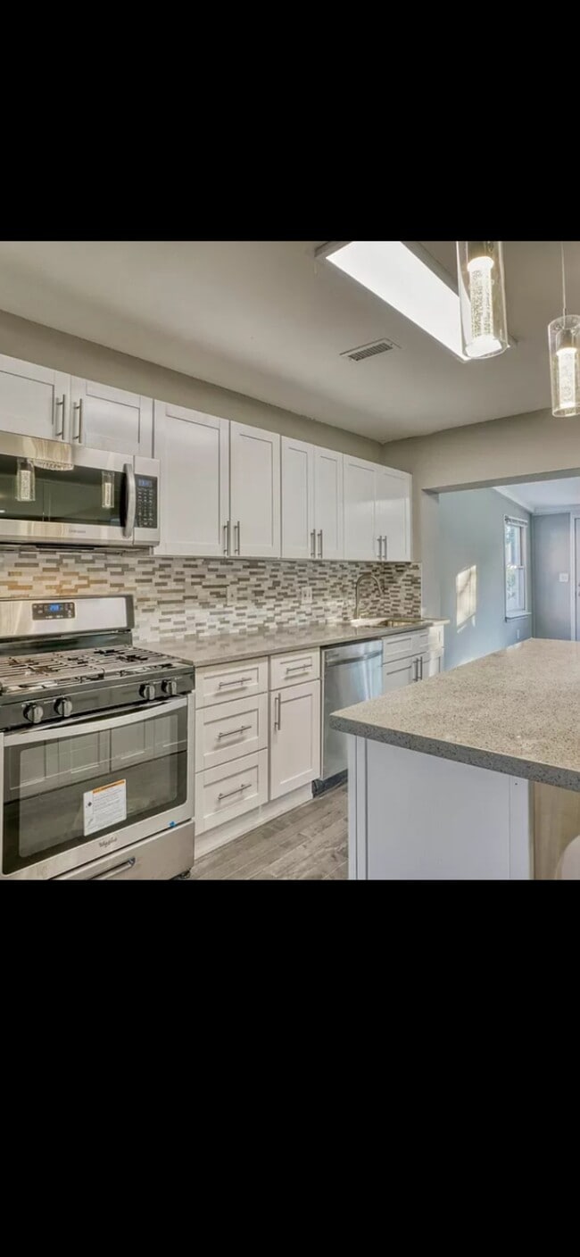 Photo - 3637 Dolfield Ave