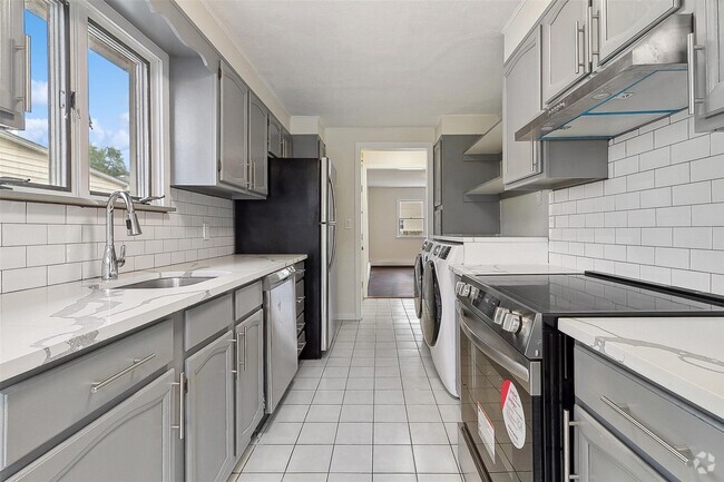 Building Photo - 25 Armourvilla Unit 2 Rental
