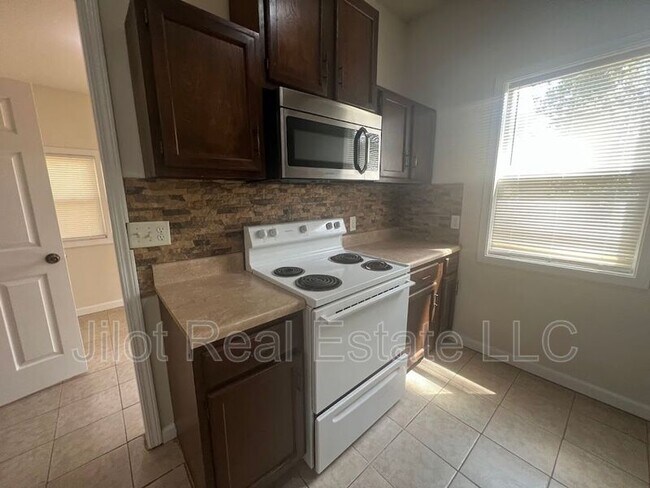 Photo - 1366 Clermont Ave Unidad A