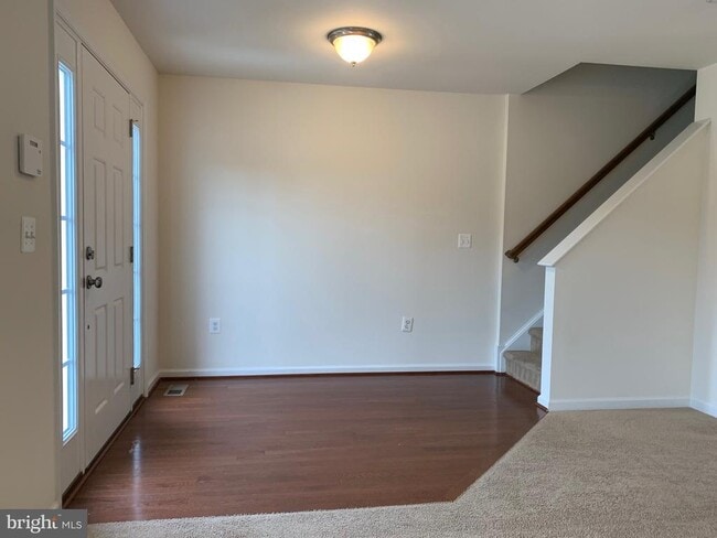 Building Photo - 10421 Westgate Ct