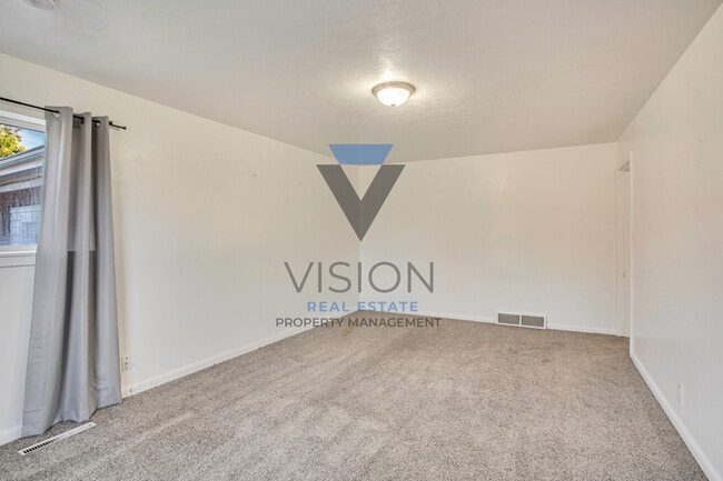 Photo - 360 E 400 S