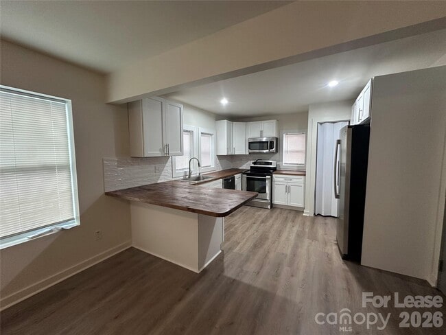 Photo - 510 F Ave SE