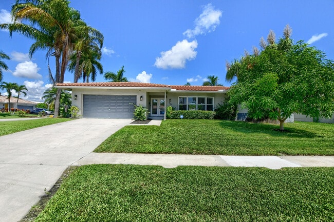Building Photo - 1167 SW 13th Dr