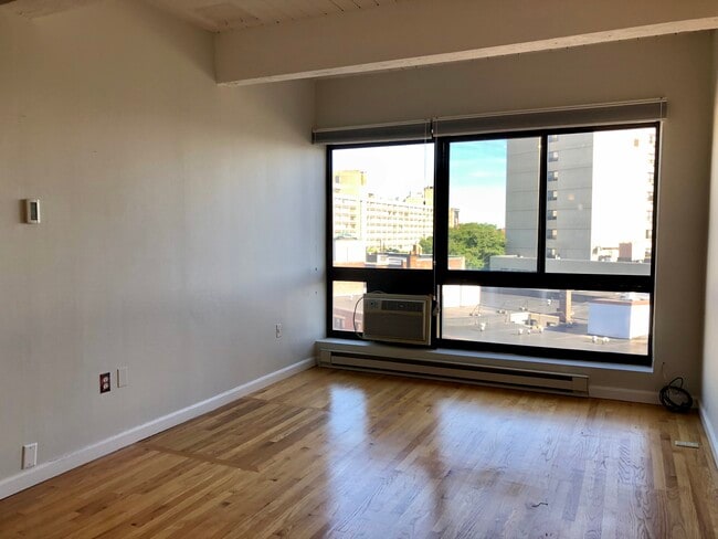 12 Stoneholm St Unit 616