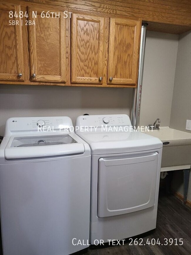 Photo - 8484 N 66th St