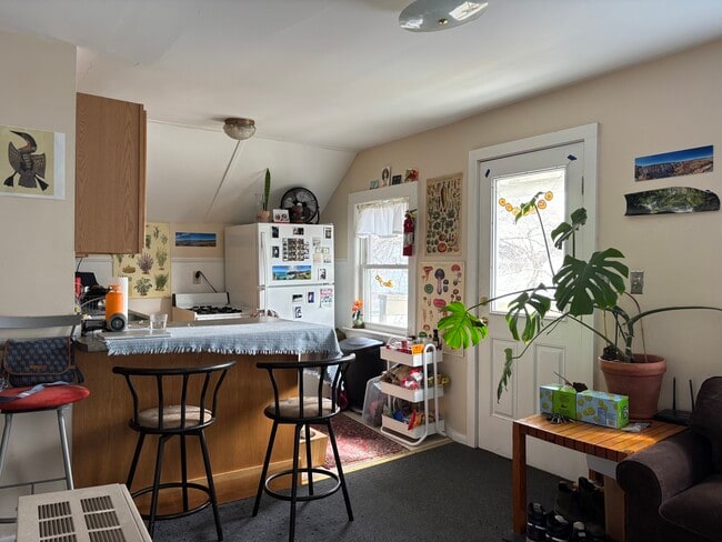 Photo - 31 Loomis St Apartments Unit 3