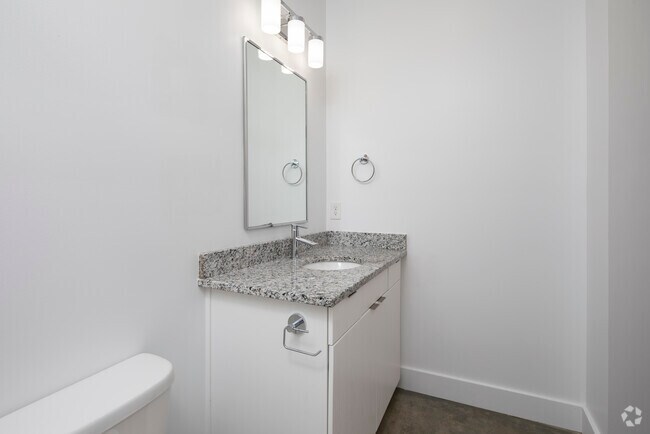 1 bed, 1 bath, 700 sq ft