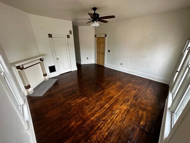 living room - 717 E Center St Townhome